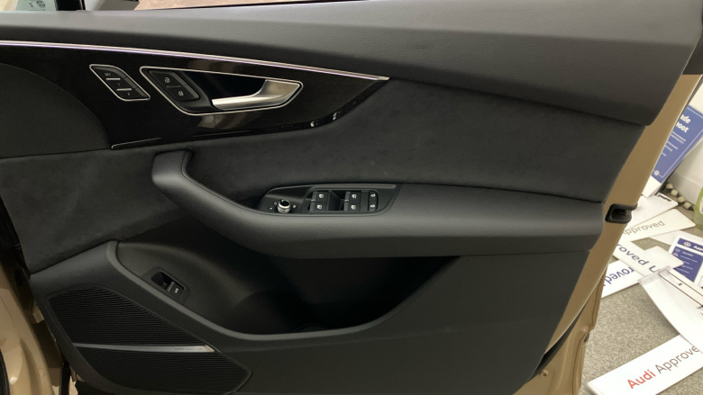 Audi Q7 3.0 TDI Quattro 286 Black Edition 5dr Tiptronic Diesel Estate